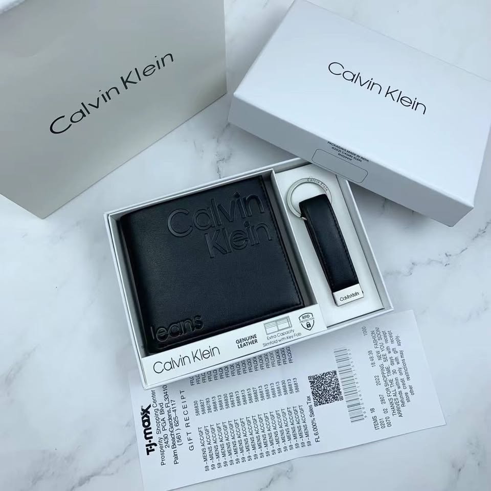 Calvin Klein Set ( Wallet & Medal )